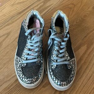 listing-status-banner